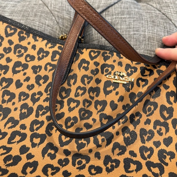 Coach Bag Reversible Leopard City Tote Bag - Picture 14 of 17